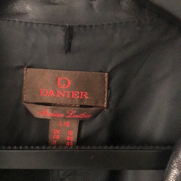 Leather jacket - Picture 2 of 2